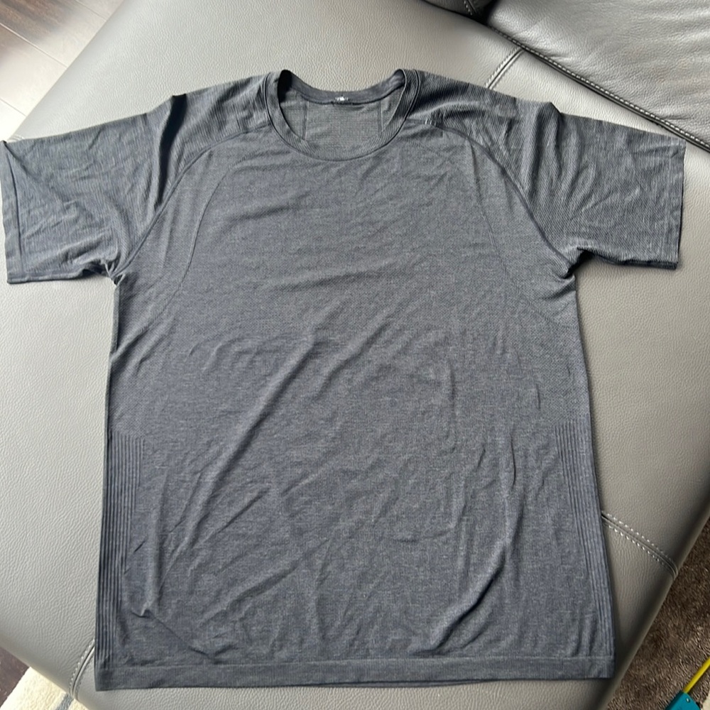 Lululemon men’s metal vent tech short sleeve XXL dark grey